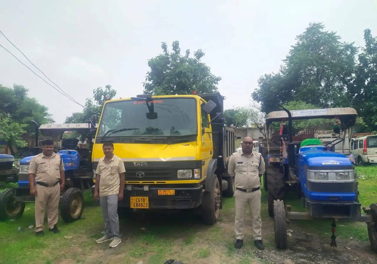 कोरबा में खनिज विभाग की बड़ी कार्रवाई, अवैध रेत परिवहन करते 12 वाहन जब्त