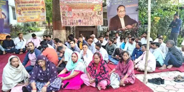 शिक्षणेत्तर कर्मचारी यूनियन ने शुरू किया आंदोलन
