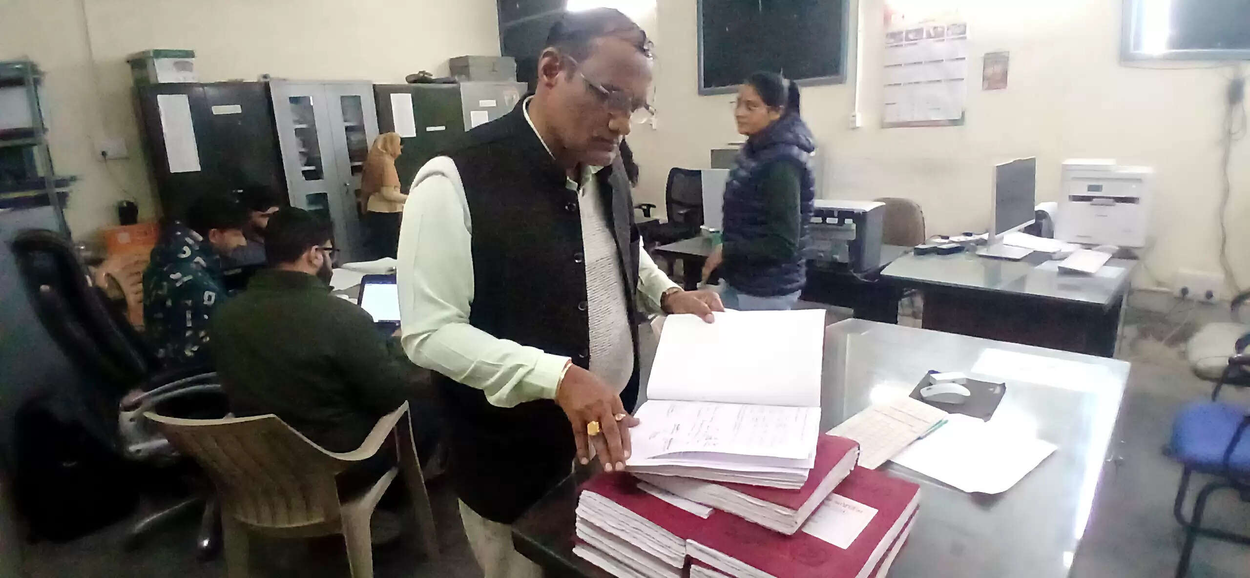 सिरसा: नगर परिषद में पहुंची सीएम फ्लाइंग,पार्कों का रिकॉर्ड खंगाला