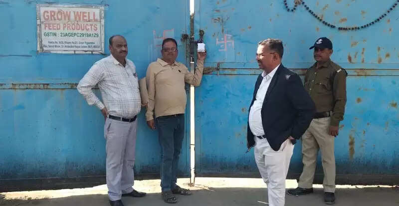 इंदौरः राऊ क्षेत्र में फटाखों के अवैध रूप से विक्रय करने पर दुकान सील