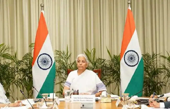 वित्त मंत्री सीतारमण ने फंड जुटाने की गति को बनाए रखने के लिए एनआरआई तक पहुंच बढ़ाने का किया आह्वान