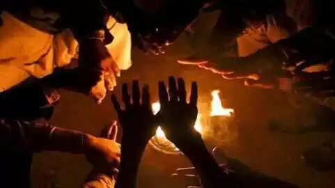 पहाड़ों में हो रही बर्फबारी का असर, उप्र का इटावा जिला शिमला से ज्यादा सर्द