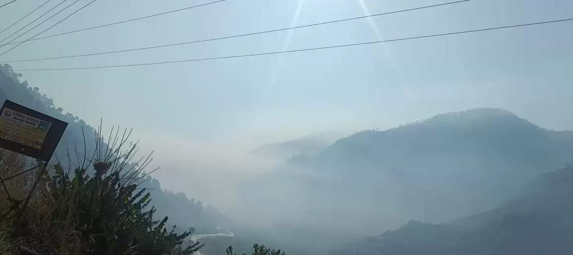 उत्तरकाशी के जंगलों में भड़की&nbsp; आग