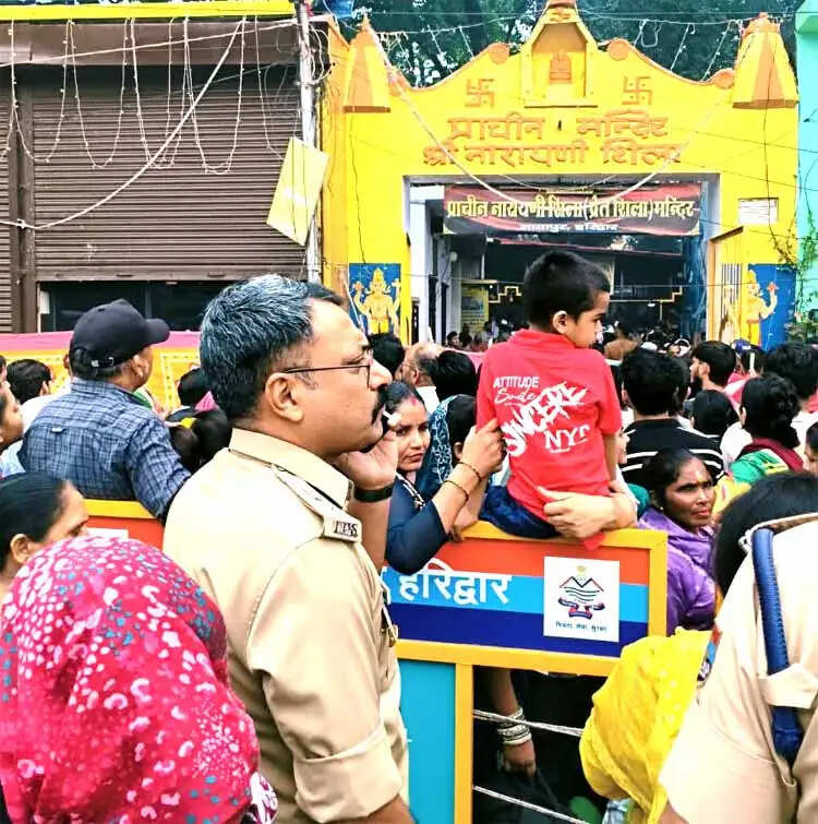 पितृ विसर्जनी अमावस्या पर हरिद्वार में उमड़ा श्रद्धालुओं का सैलाब, नारायणी शिला पर भारी भीड़