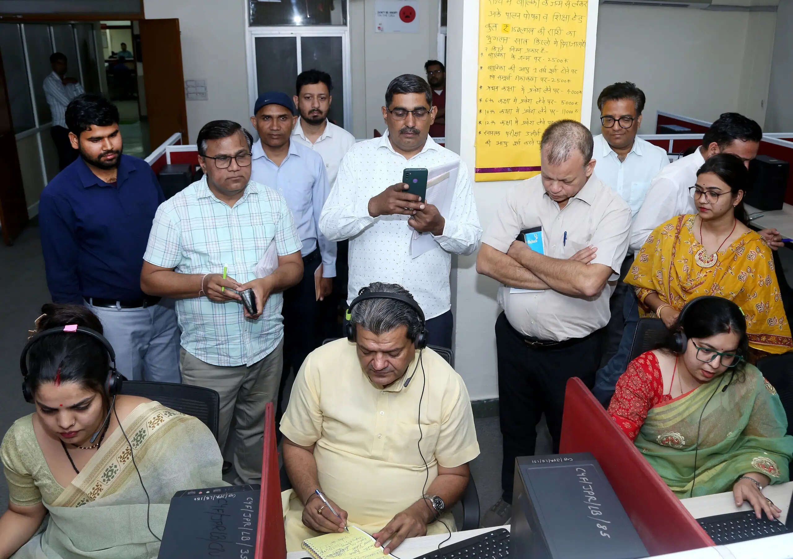 खाद्य मंत्री ने किया 181 हेल्पलाइन का निरीक्षण, गैस एजेंसियों की अनियमितता पर सख्त कार्रवाई के निर्देश