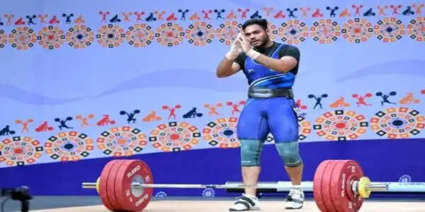 राष्ट्रमंडल खेल 2026: अजय बाबू ने भारोत्तोलन में जीता रजत पदक