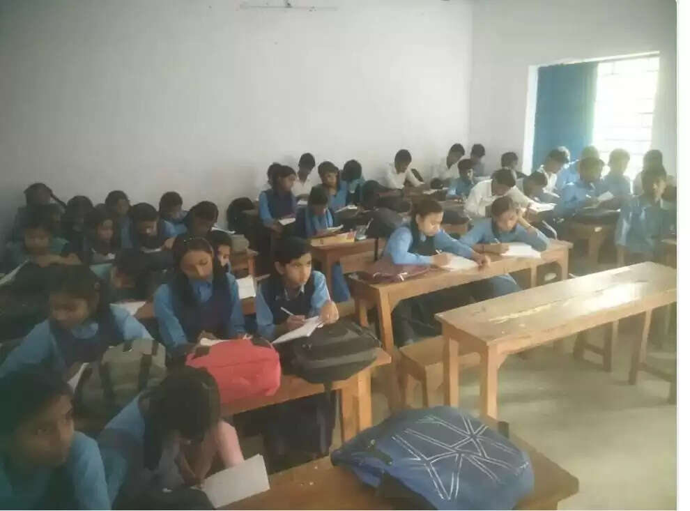 पश्चिम चंपारण में छात्र-छात्राओं का नौवीं वर्ग में नामांकन कराना मुश्किल