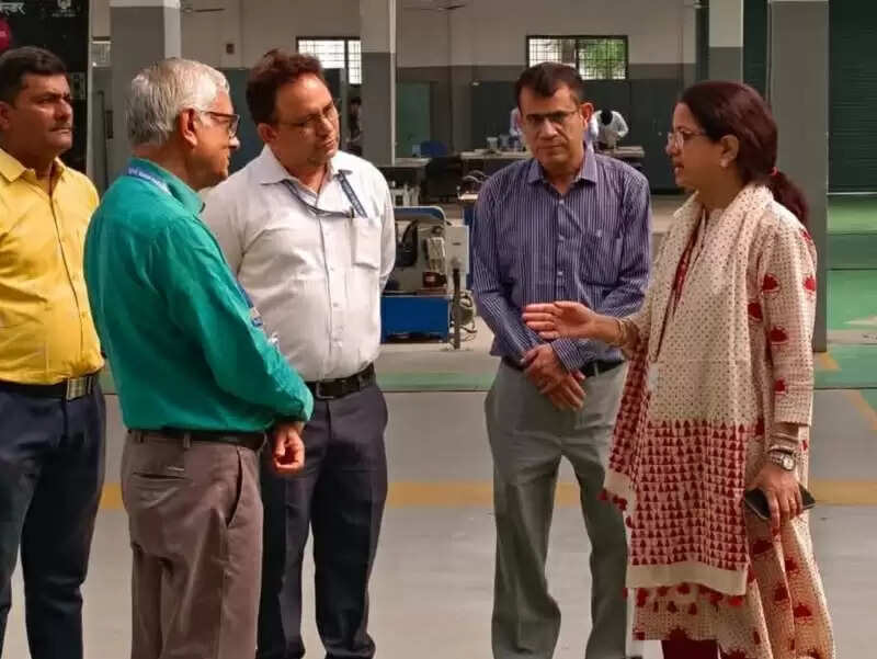 मप्रः केंद्रीय अपर सचिव सोनल मिश्रा ने आईटीआई के प्रशिक्षण को बताया अत्याधुनिक
