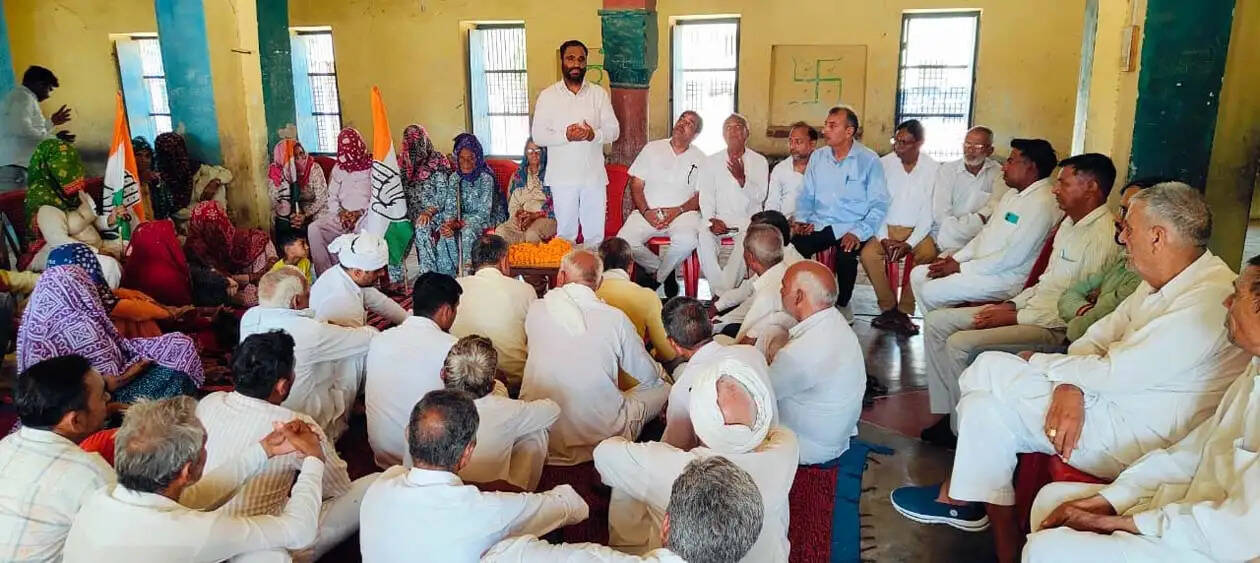 हिसार : मतदाता सूची पुनरीक्षण अभियान में गंभीरता व जिम्मेदारी से कार्य करें कार्यकर्ता : बृजलाल बहबलपुरिया