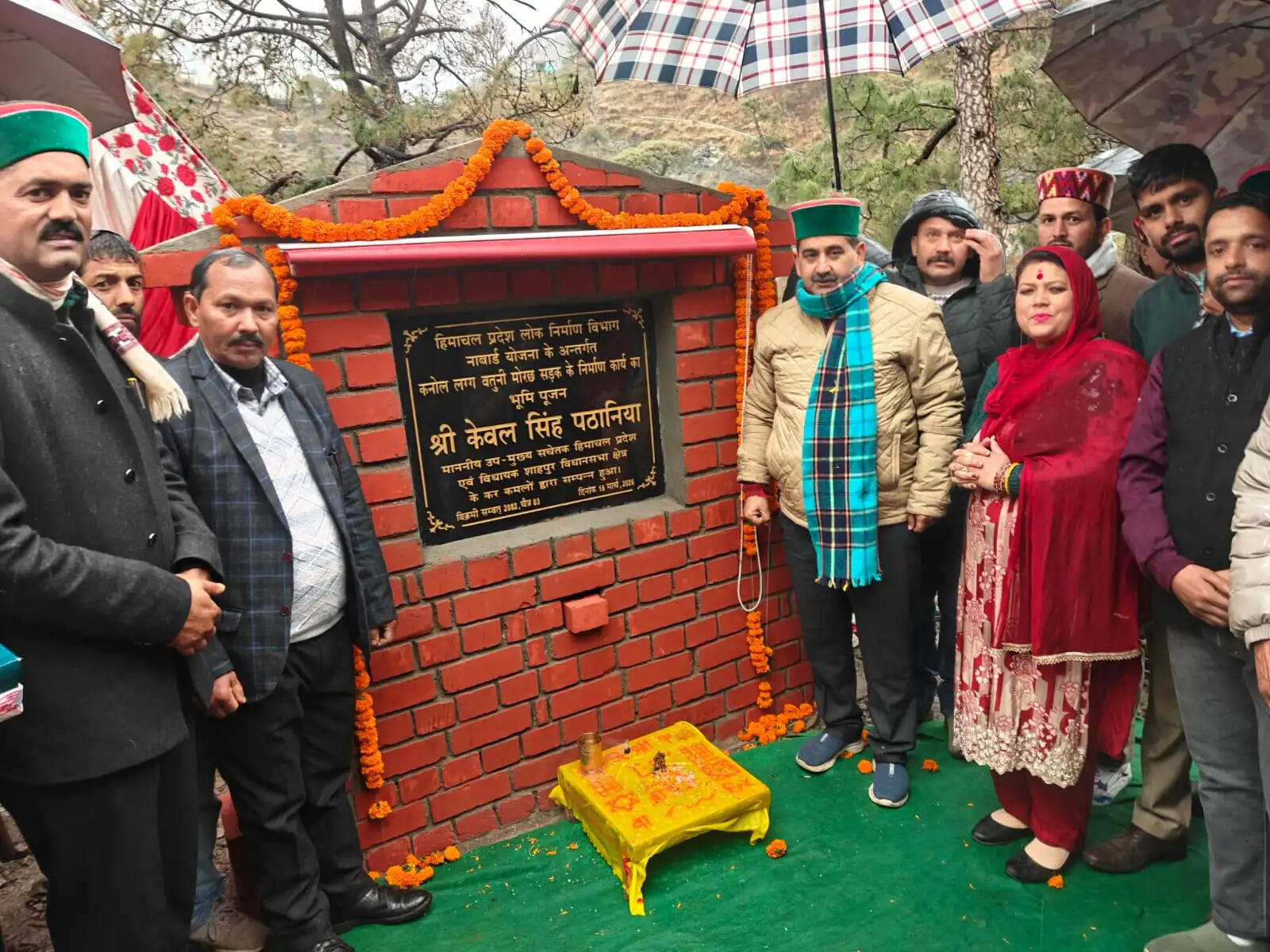 विधायक केवल पठानिया ने धारकंडी क्षेत्र को दी करोड़ों की सौगातें