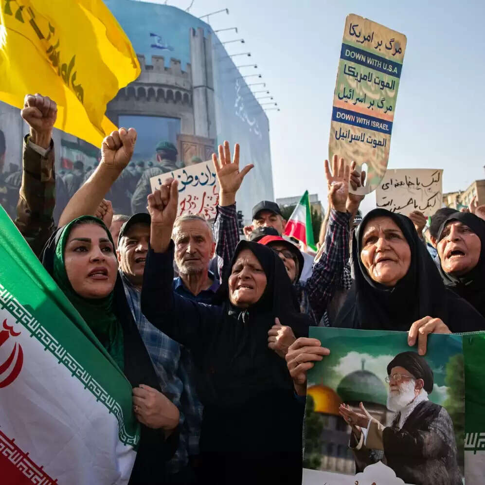 तेहरान और तेल अवीव में मिसाइल हमला, अमेरिकी लड़ाकू विमान काम तमाम कर ईरान से लौटे, ट्रंप और स्टारमर ने फोन पर की बात