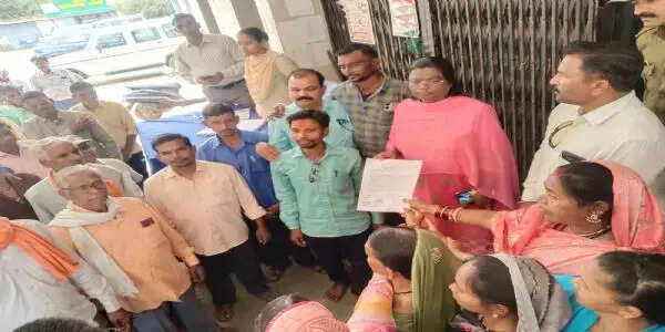 नालंदा ग्रंथालय के लिए वैकल्पिक भूमि की मांग, कलेक्ट्रेट पहुंचे वार्डवासी