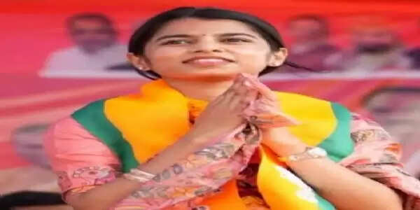 पश्चिम बंगाल को बांग्लादेश बनने से बचाना होगाः मैथिली ठाकुर