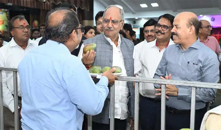 गांवों में अमराई की परंपरा पुनर्जीवित करने की जरूरत : बृजमोहन अग्रवाल