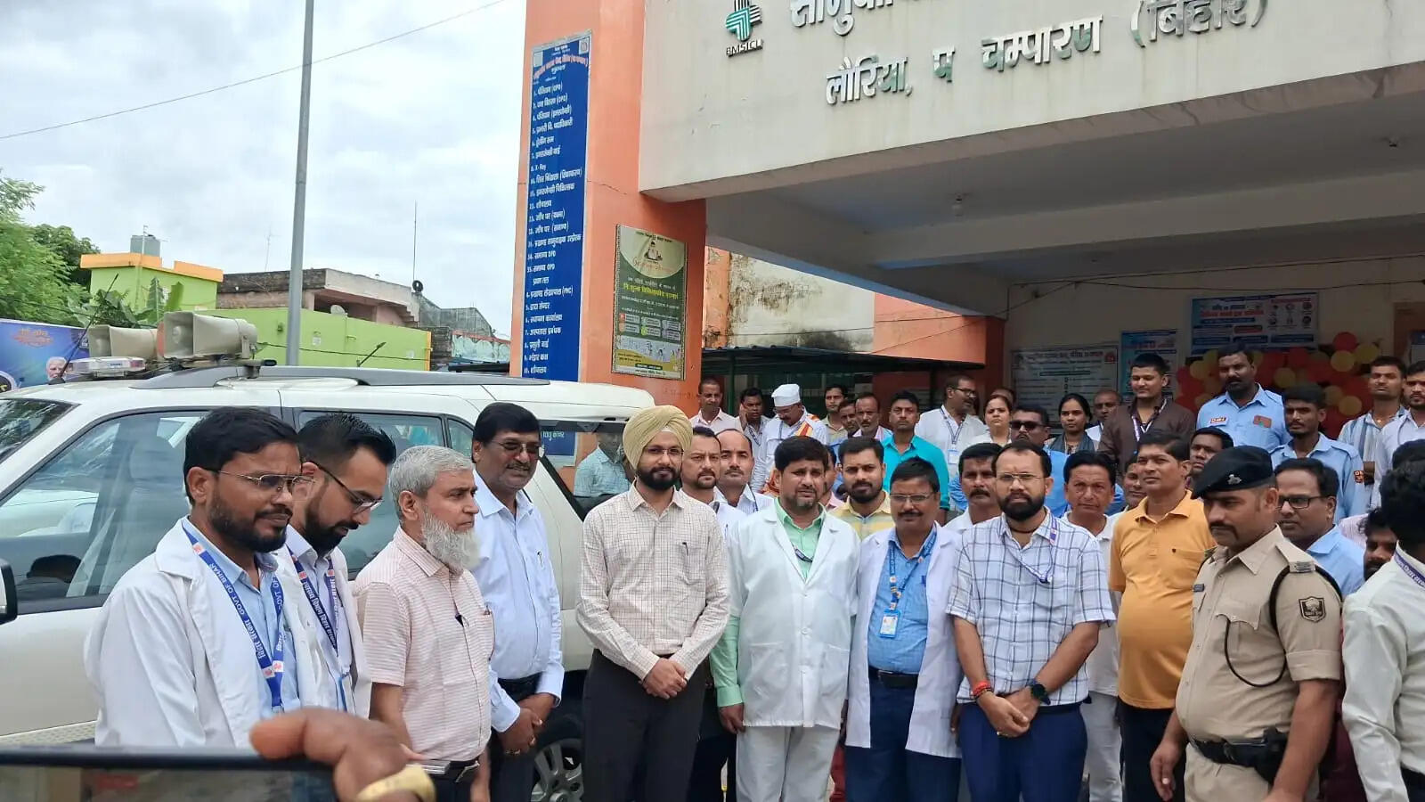 डीएम की मौजूदगी में शुरू हुआ जांच एवं उपचार चिकित्सा आपके द्वार