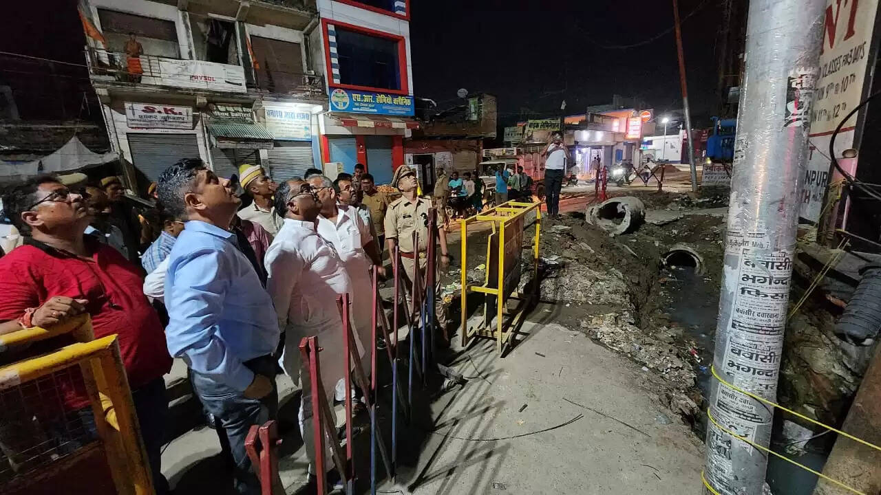 देर रात सांत्वना देने मृतकों के घर पहुंचे राज्यमंत्री