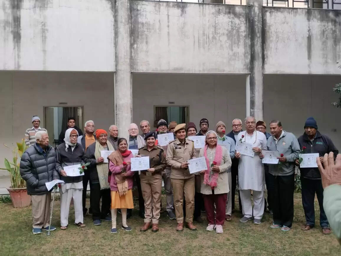 राजस्थान पुलिस ने बुजुर्गों के बीच मनाया नववर्ष: सुरक्षा और सम्मान का दिया संदेश