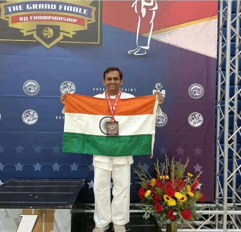अमेरिका की अंतरराष्ट्रीय ब्राजीलियन जी-जित्सु प्रतियोगिता में मेहसाणा के भाग्येशकुमार ने जीता कांस्य पदक