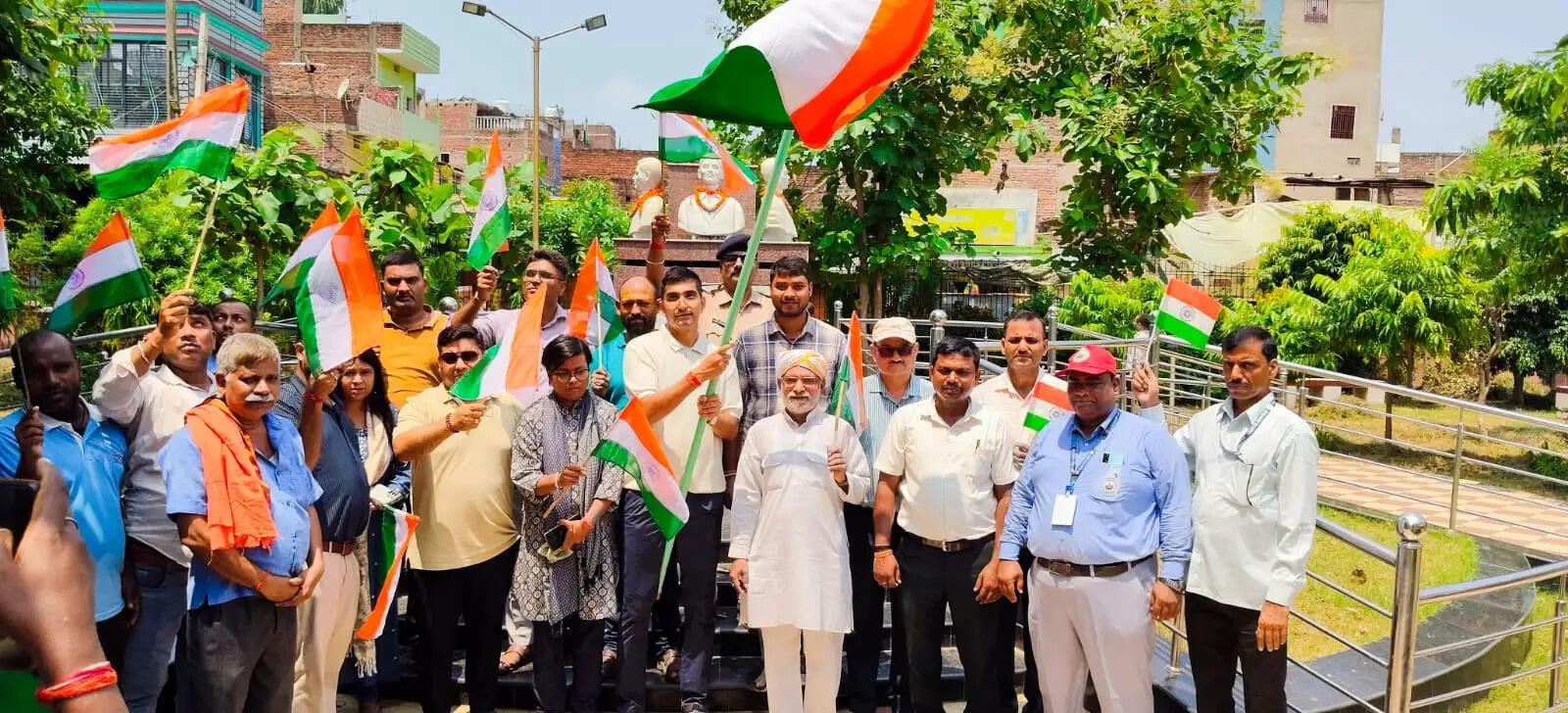 शहीदों की धरती डुमरांव में निकला भव्य तिरंगा यात्रा
