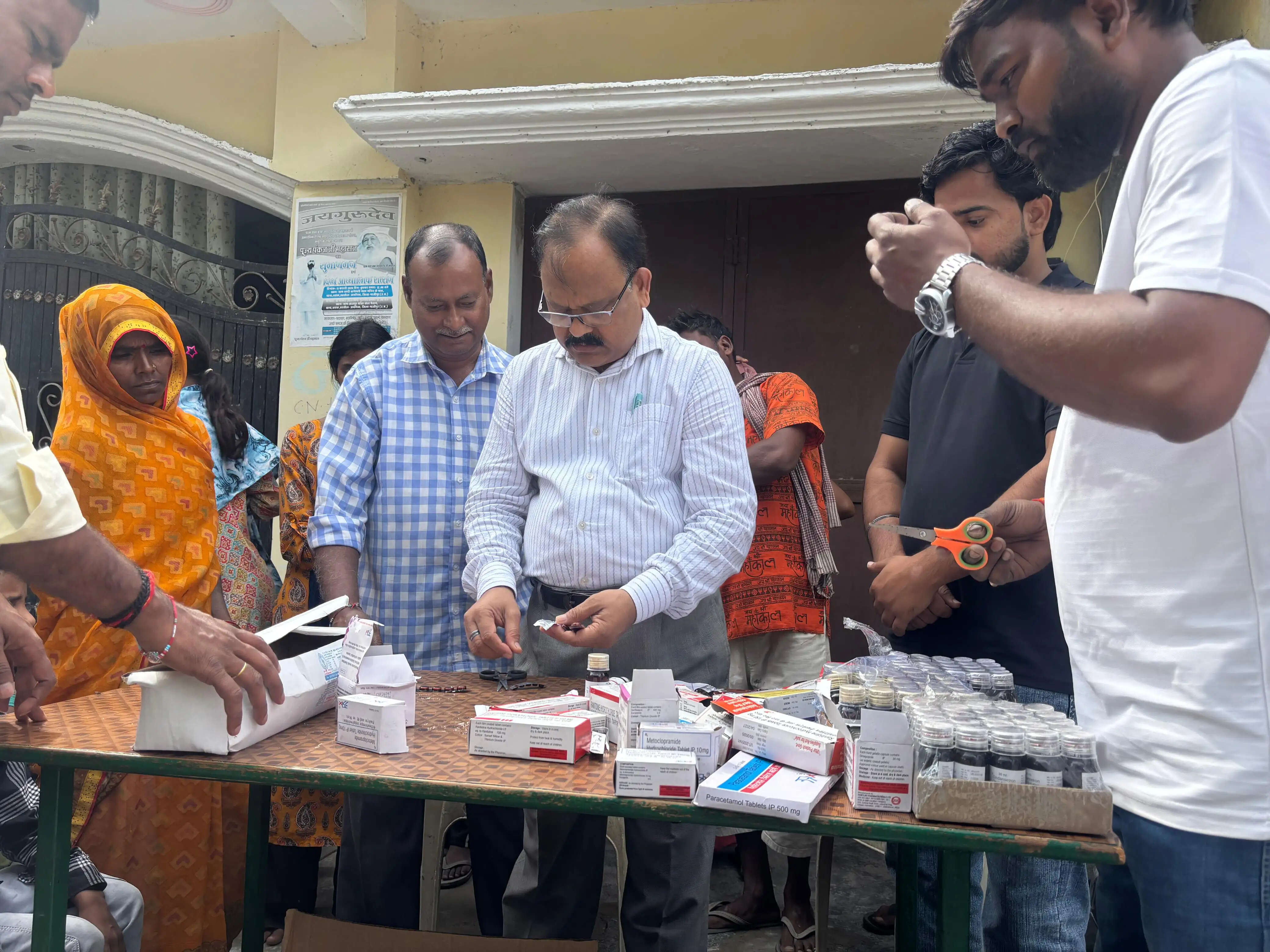 उत्तर प्रदेश के अमेठी में खस्ता खाने से 102 लोग बीमार, 17 को भेजा गया मेडिकल कॉलेज तिलोई