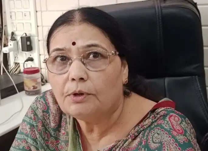 अशोकनगर में दिनदहाड़े लाखों की ठगी, भाजपा मंडल अध्यक्ष की मां को संकट का डर दिखाकर जेवर ले उड़े ठग