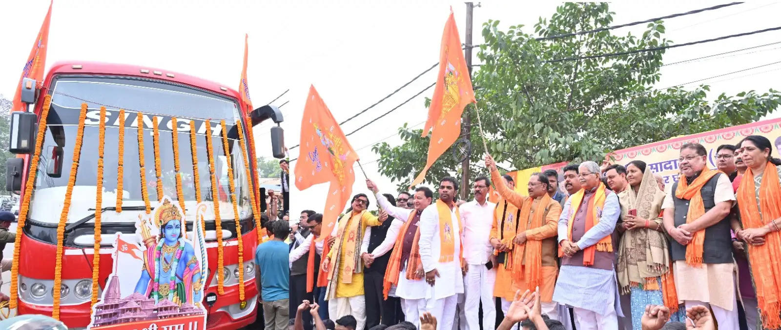 (अपडेट) सीएम ने अयोध्या में भण्डारे के संचालन के लिए कार्यकर्ताओं की टीम को झंडी दिखा किया रवाना