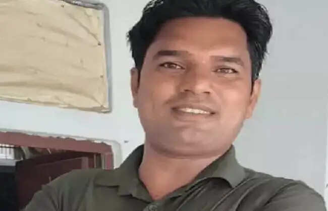 रेवाड़ी में खड़े डंपर से टकराई बाइक, फास्ट फूड संचालक की मौत
