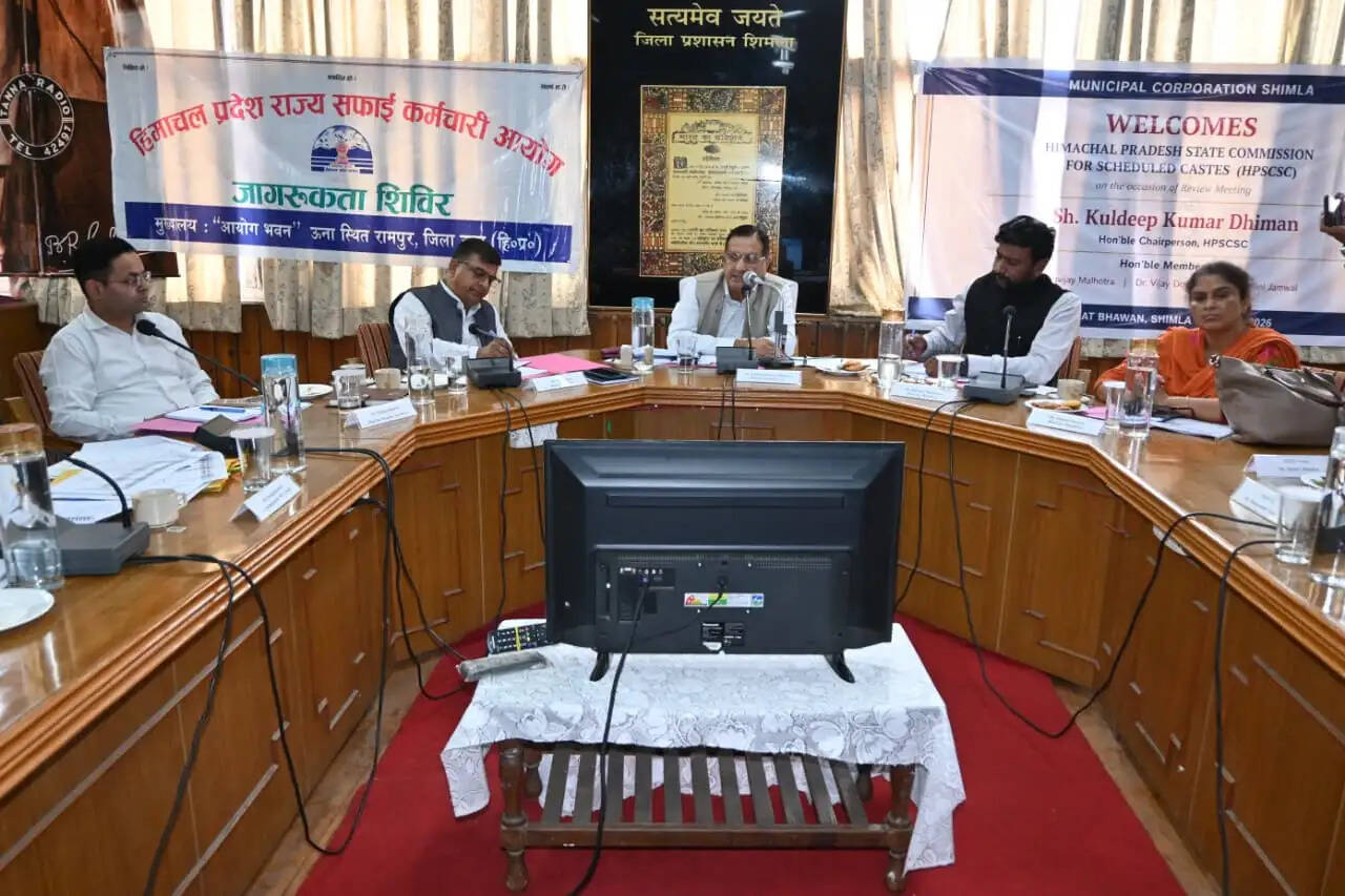 सफाई कर्मचारियों से हड़ताल को लेकर हलफनामा लेने पर आयोग सख्त, नगर निगम से मांगा जवाब