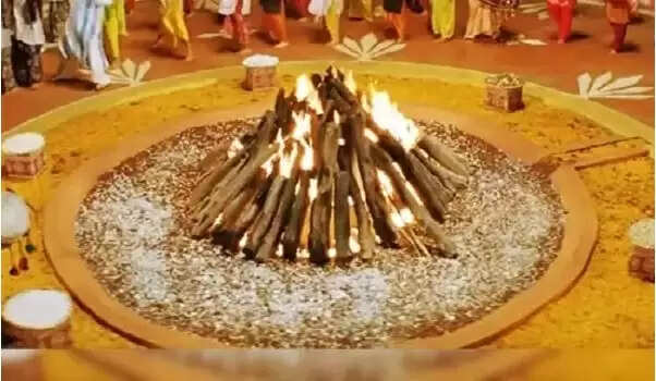 पर्यावरण संरक्षण के संदेश के साथ मनाई गई लोहड़ी