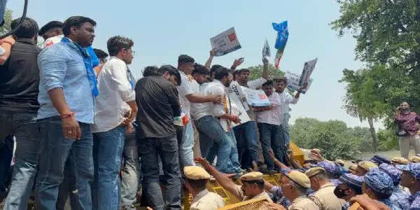 एनएसयूआई ने नीट प्रश्नपत्र लीक के विरोध में किया प्रदर्शन