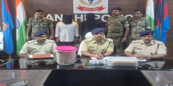 अफीम के साथ दो तस्कर गिरफ्तार