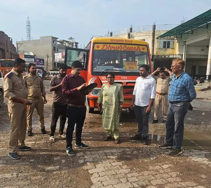 जौनपुर में 338 स्कूल वाहन नियमों का उल्लंघन करते मिले, 222 बिना परमिट और 116 बिना फिटनेस के संचालित