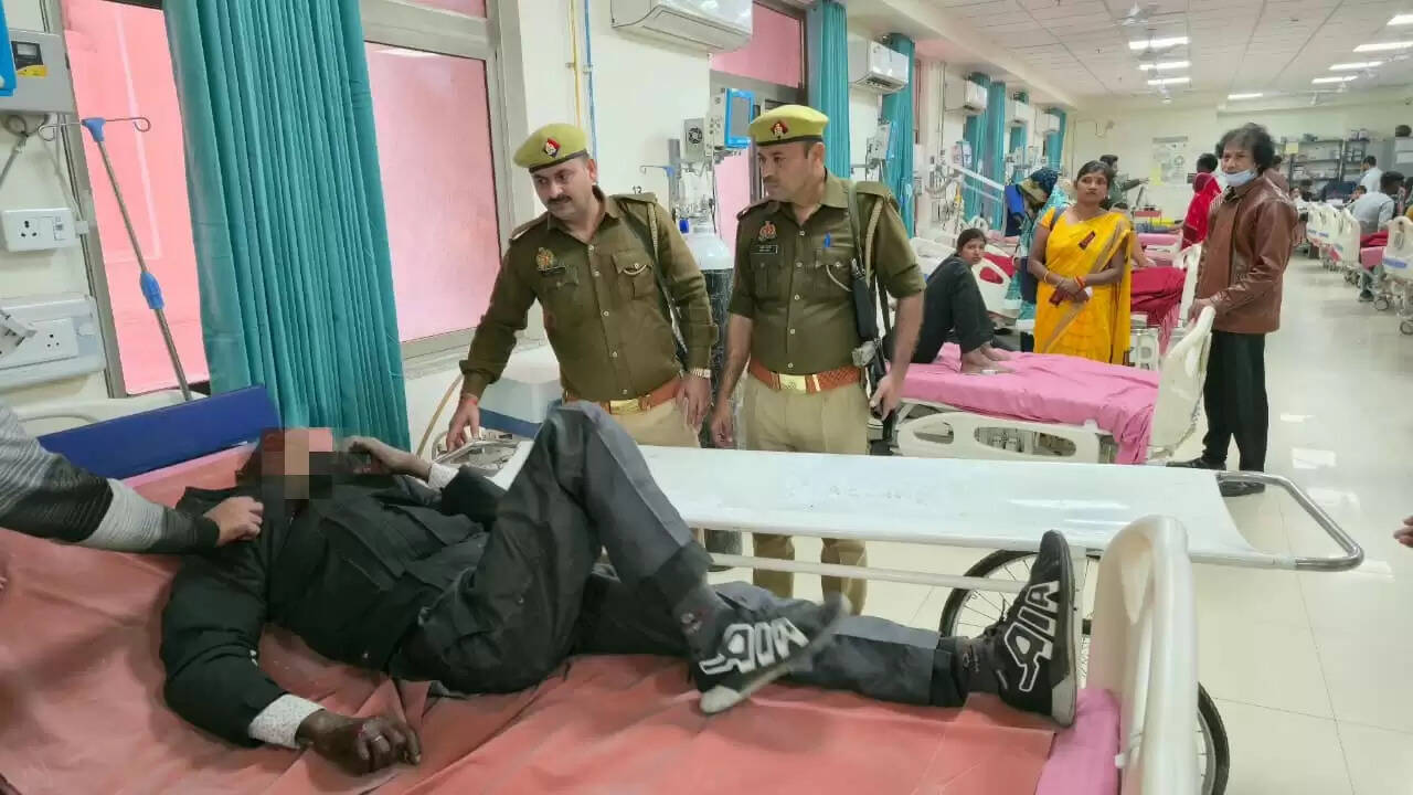 पुलिस अधीक्षक ने सड़क हादसे के घायलों की बचाई जान