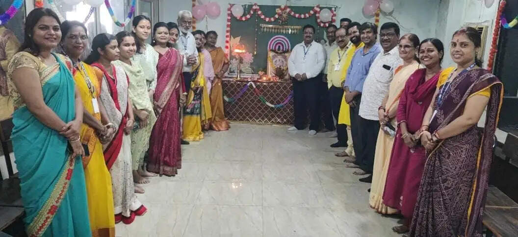 कोरबा के कमला नेहरू महाविद्यालय में की गई देवशिल्पी भगवान श्री विश्वकर्मा की पूजा