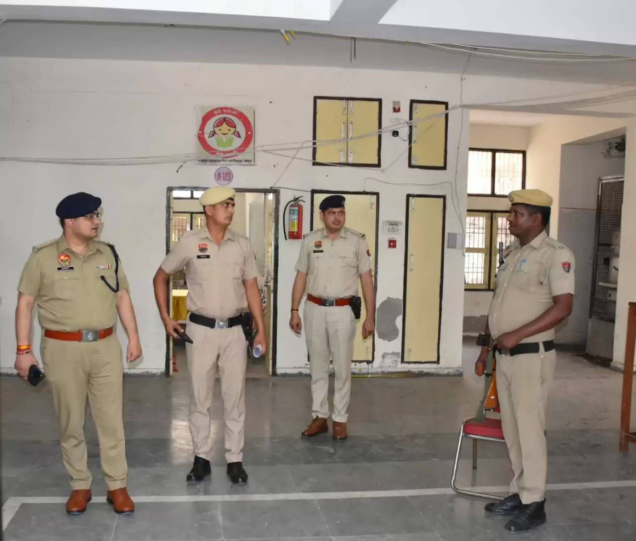 पुलिस उपायुक्त ने किया ईवीएम स्ट्रॉंग रूम का निरीक्षण