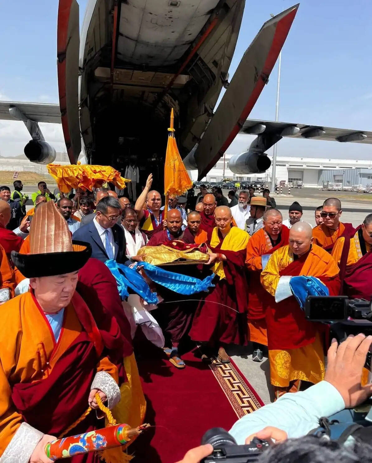 भगवान बुद्ध के प्रमुख शिष्यों के पवित्र अवशेष मंगोलिया पहुंचे, श्रद्धा और सम्मान के साथ हुआ भव्य स्वागत
