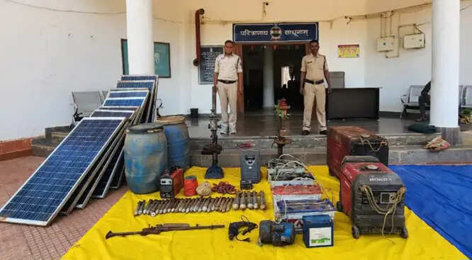 छत्तीसगढ़ के बीजापुर से नक्सलियों के छिपाकर रखी मशीनरी और अन्य सामग्री बरामद