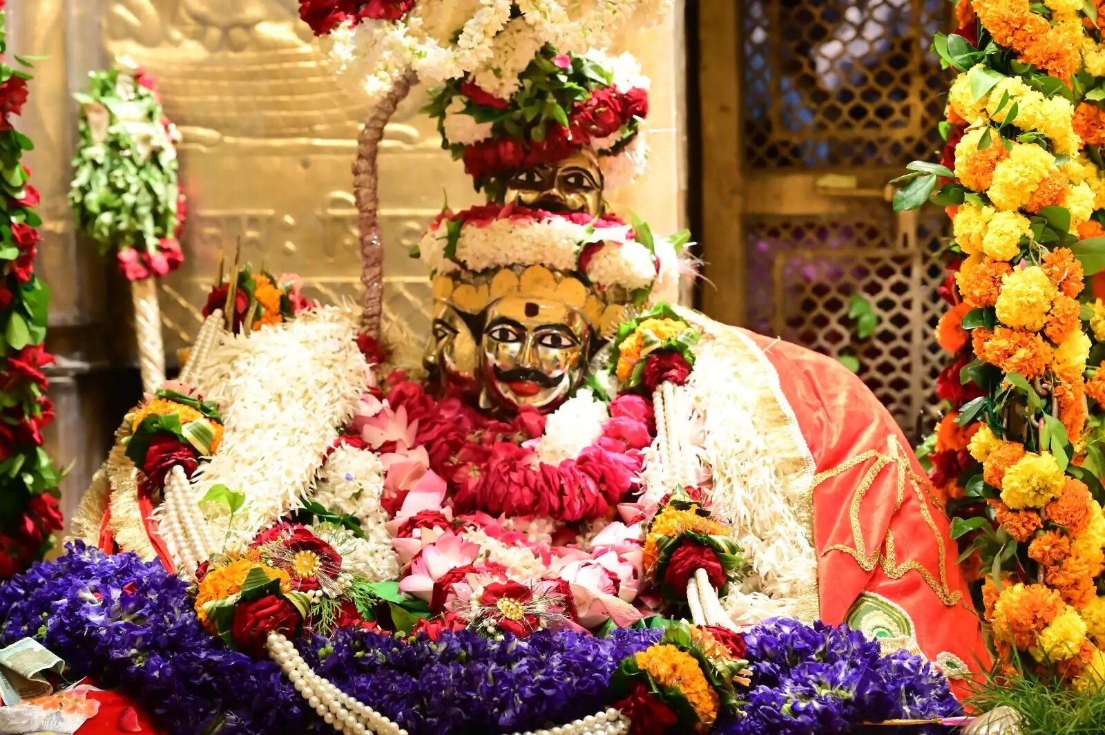 श्री काशी विश्वनाथ का झूलनोत्सव श्रृंगार देख शिवभक्त निहाल, दरबार में उमड़ा आस्था का सैलाब