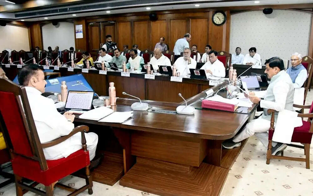 (अपडेट) मप्र कैबिनेट का बड़ा फैसला, किसानों को कृषि भूमि के भूअर्जन पर मिलेगा बाजार दर का 4 गुना मुआवजा