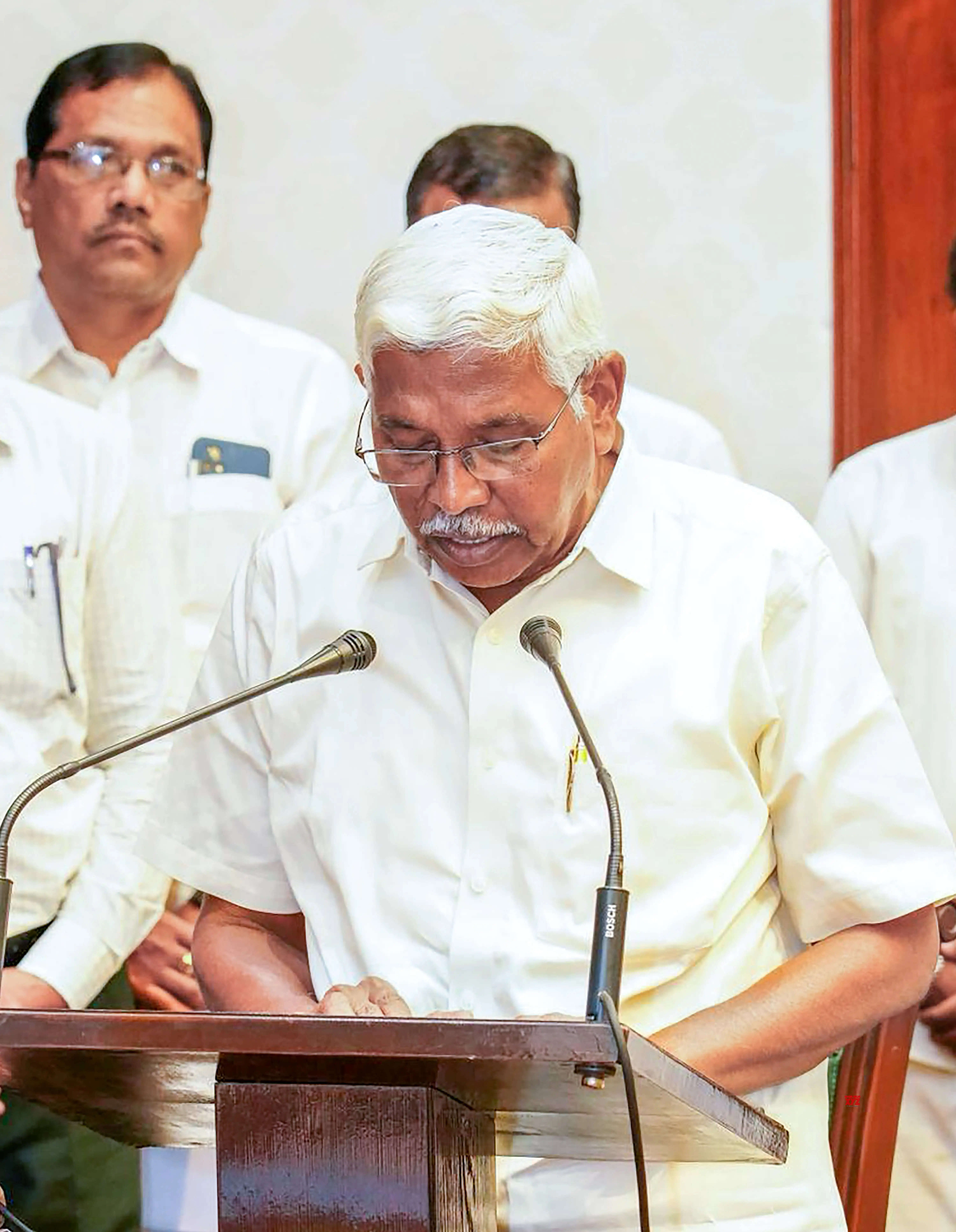 मोहम्मद अजहरुद्दीन और एम. कोदंडराम ने तेलंगाना विधान परिषद सदस्य के रूप में ली शपथ