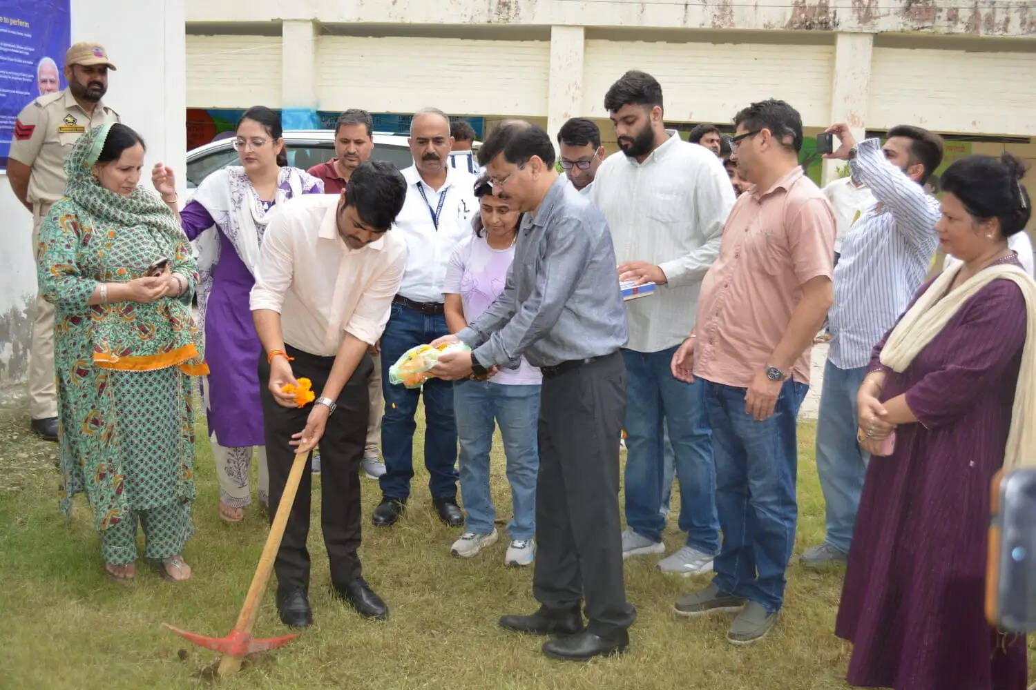 जम्मू में 'कैच द रेन' अभियान की शुरुआत, स्कूलों में बनेंगे 1000 से अधिक रूफटॉप रेन वाटर हार्वेस्टिंग सिस्टम