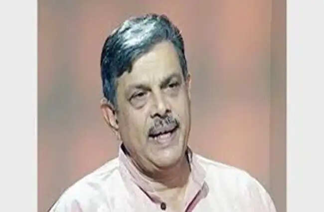 हमें मोदी पर गर्व है, वे भी संघ से जुड़े होने का गर्व महसूस करते हैं- होसबाले