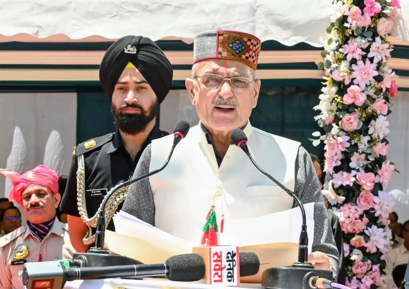 चम्बा का अंतरराष्ट्रीय मिंजर मेला शुरू, राज्यपाल ने ध्वज फहराकर किया शुभारंभ
