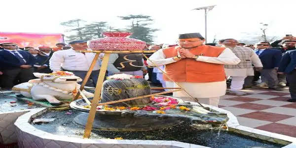 मुख्यमंत्री ने पिथौरागढ़ के चटकेश्वर और सैनी गांव के देवल मंदिर में की पूजा अर्चना