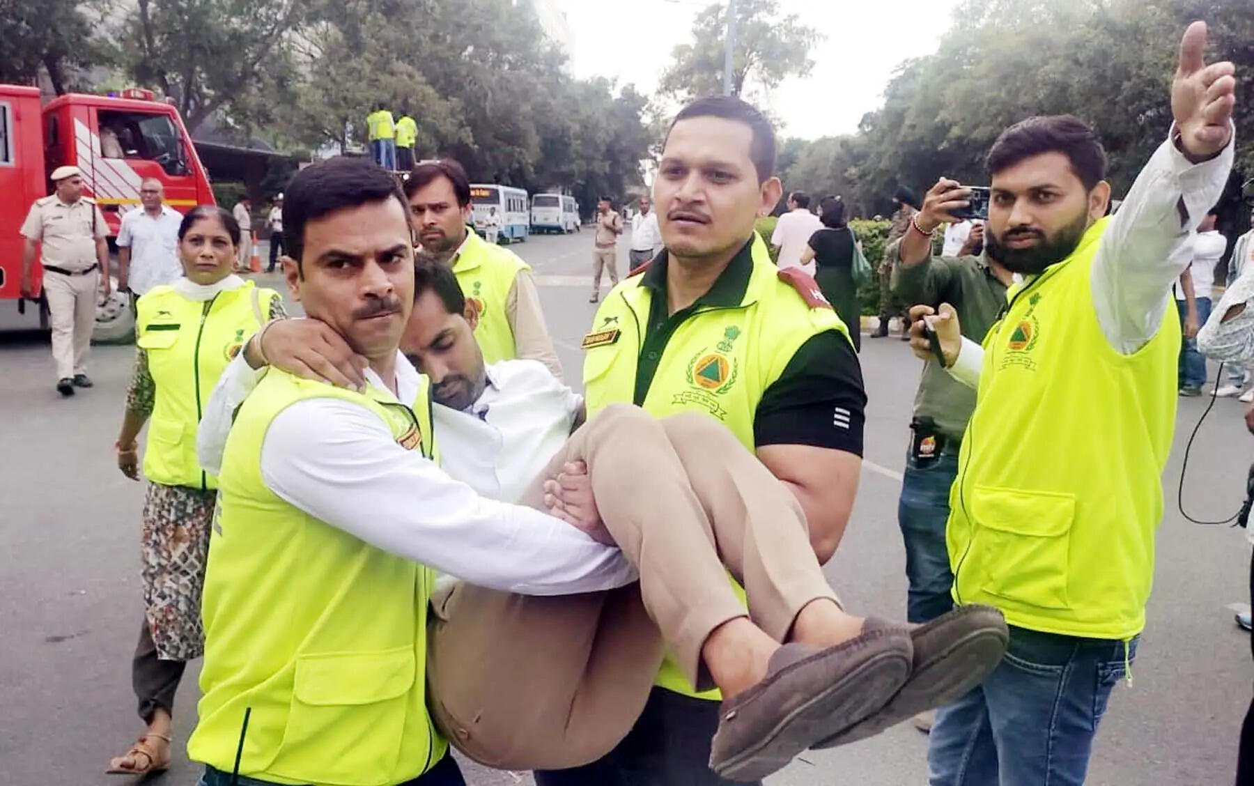 गुरुग्राम: हवाई हमले से बचाव के लिए कई स्थानों पर की मॉक ड्रिल