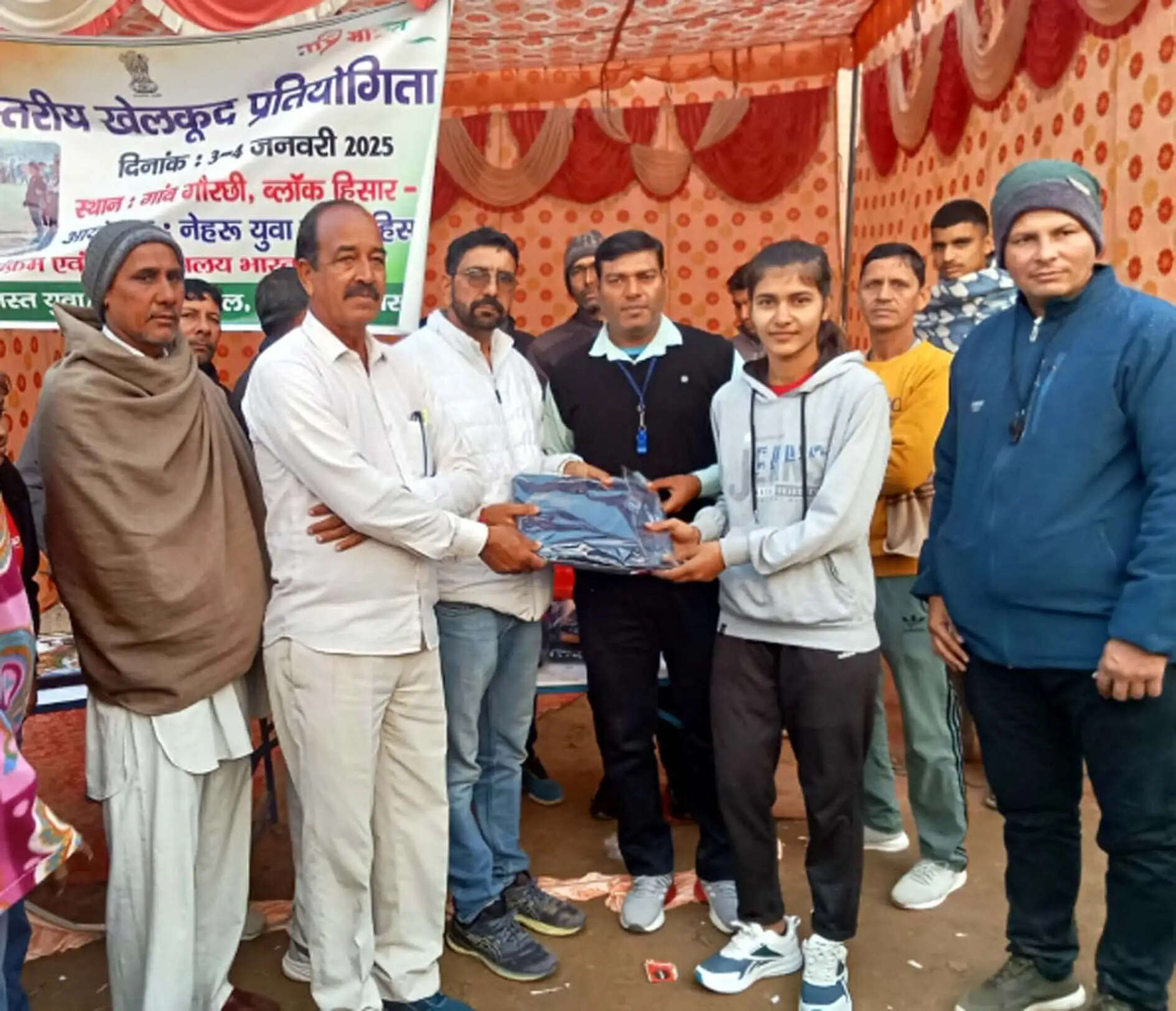 हिसार&nbsp;:&nbsp;शाहपुर की आर्यन ने जीता चार&nbsp;साै&nbsp;मीटर दौड़ और लंबी&nbsp;&nbsp;कूद&nbsp;में स्वर्ण पदक