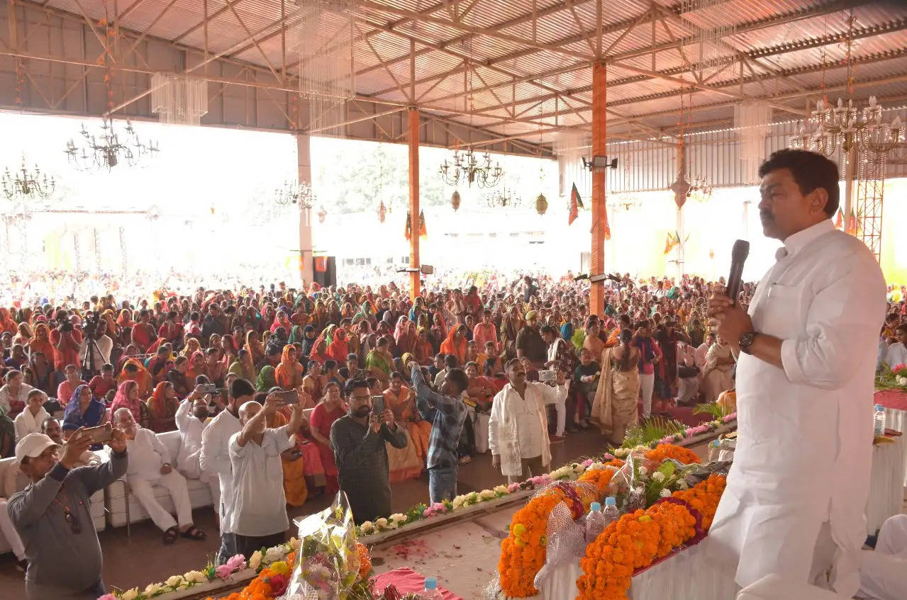 प्रधानमंत्री मोदी के नेतृत्व में महिलाओं की समृद्धि व सम्मान का मार्ग प्रशस्त हुआ : अजय मिश्र