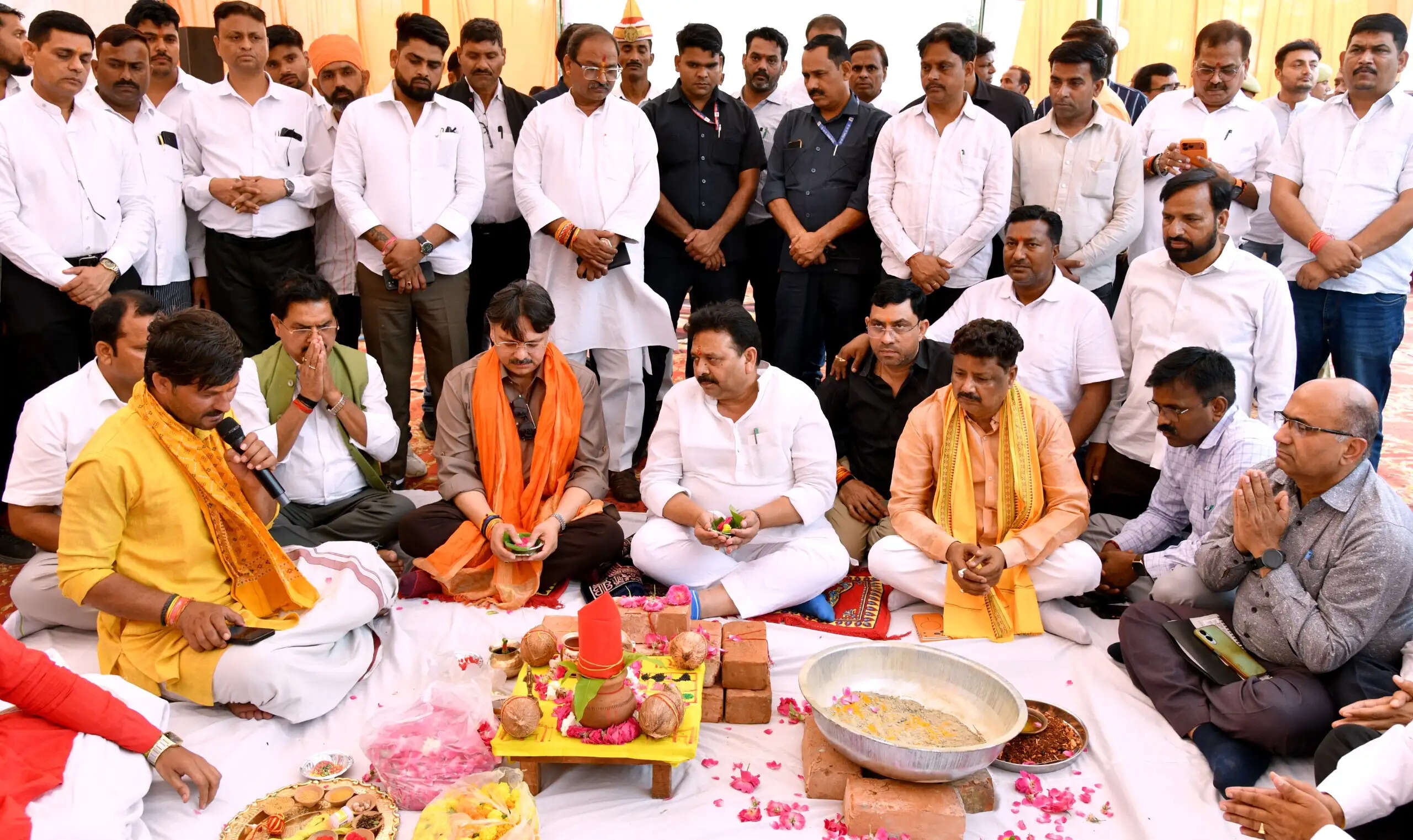 स्टांप पंजीयन मंत्री ने किया उप निबन्धक कार्यालय सरोजनी नगर का भूमि पूजन व शिलान्यास