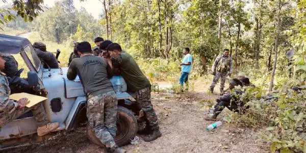 मुरहू थाना क्षेत्र से दो युवकों की सड़ी-गली लाश बरामद, पत्नी सहित तीन हिरासत