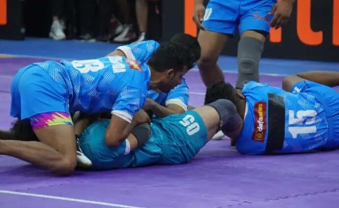 ग्लोबल कबड्डी लीग: पंजाबी टाइगर्स, मराठी वल्चर्स, तमिल लायंस और भोजपुरी लेपर्ड्स सेमीफाइनल में पहुंचे